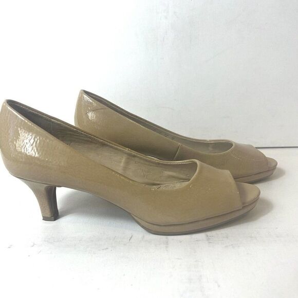 Naturalizer Womens 7M Pumps Beige Glossy Faux Leather Slip On Low Heels Peep Toe - Picture 3 of 14